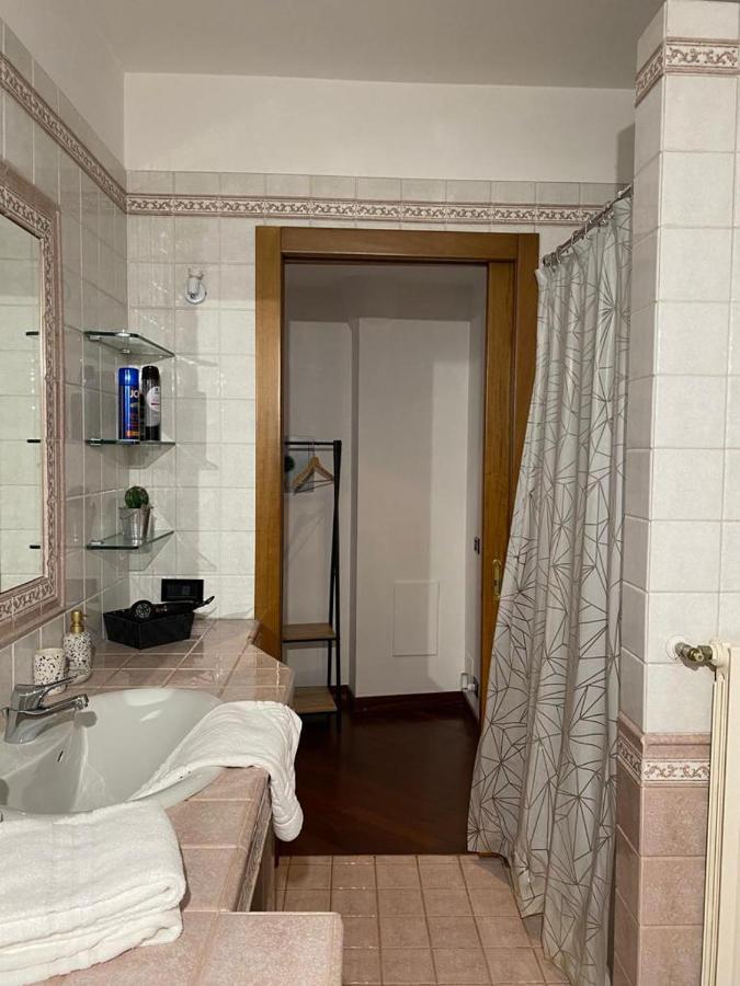 Il Caravaggio Guest House Грассоббьо Экстерьер фото