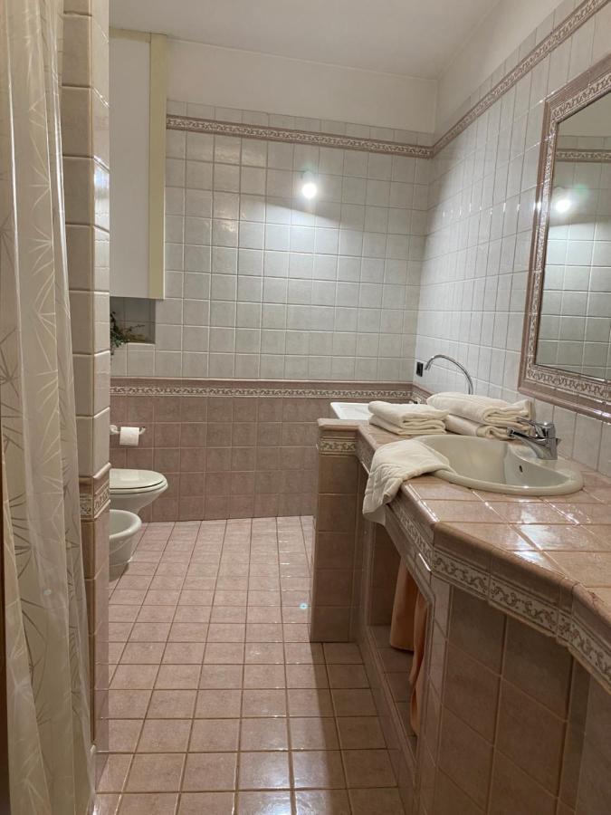 Il Caravaggio Guest House Грассоббьо Экстерьер фото